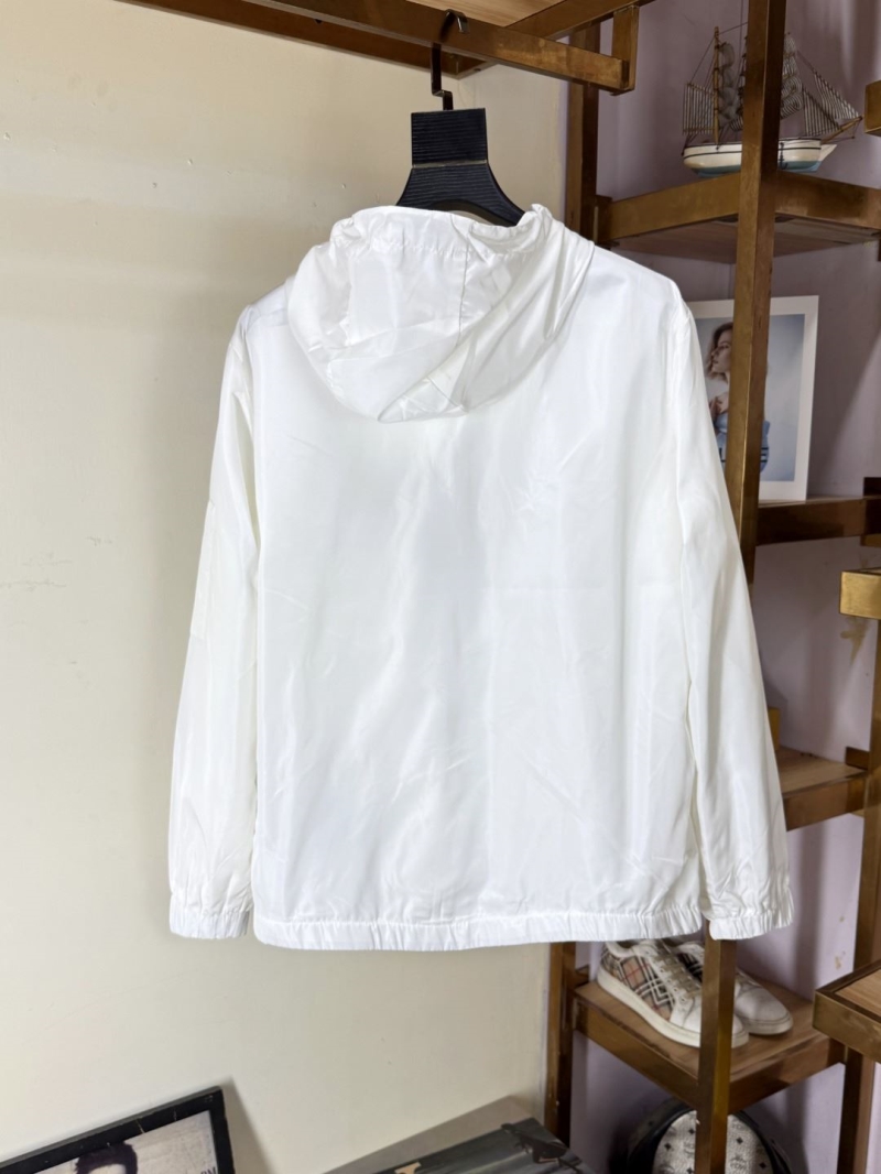 Pra*a outwear